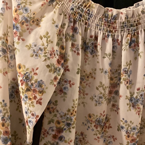 Thin Floral Long Sleeve - Picture 2 of 3